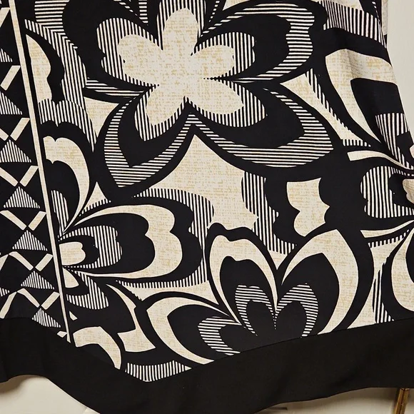 Alfred Dunner Floral Geometric Top - Picture 4 of 8